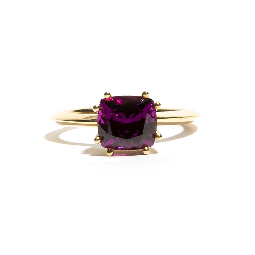 CUSHION CUT GRAPE GARNET SET IN YELLOW GOLD