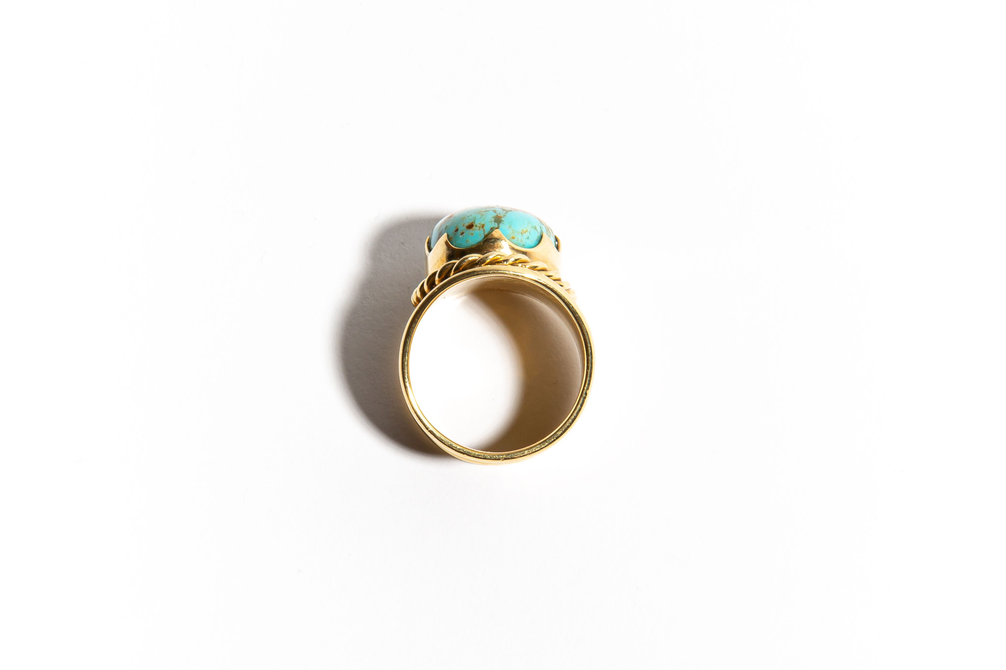 THE ARCTIC: Yellow Gold Oval Turquoise Ring