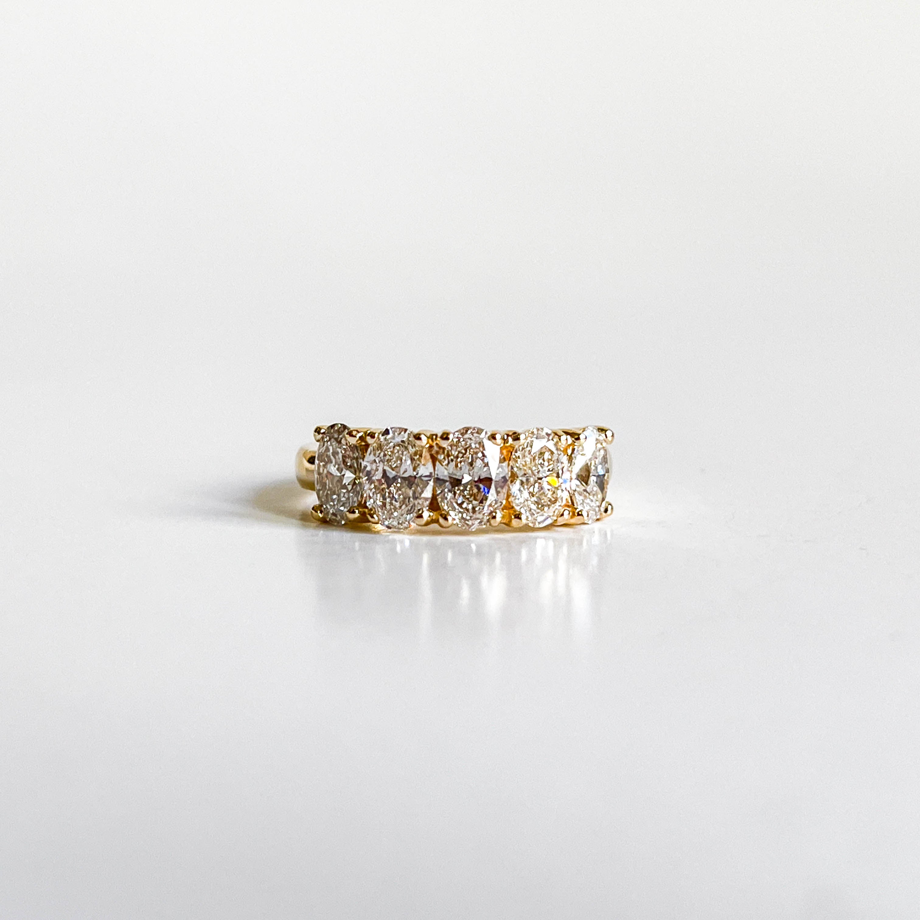 THE CINQ RING: YELLOW GOLD FIVE LAB GROWN DIAMOND BAND