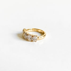 THE CINQ RING: YELLOW GOLD FIVE LAB GROWN DIAMOND BAND