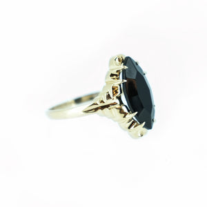 MORTICIA: Yellow Gold Marquise Onyx Ring