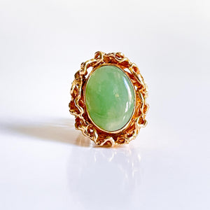 HARRIET: VINTAGE YELLOW GOLD OVAL CABOCHON JADE RING