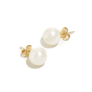 FLOUNDER: Vintage Yellow Gold Pearl Stud Earrings