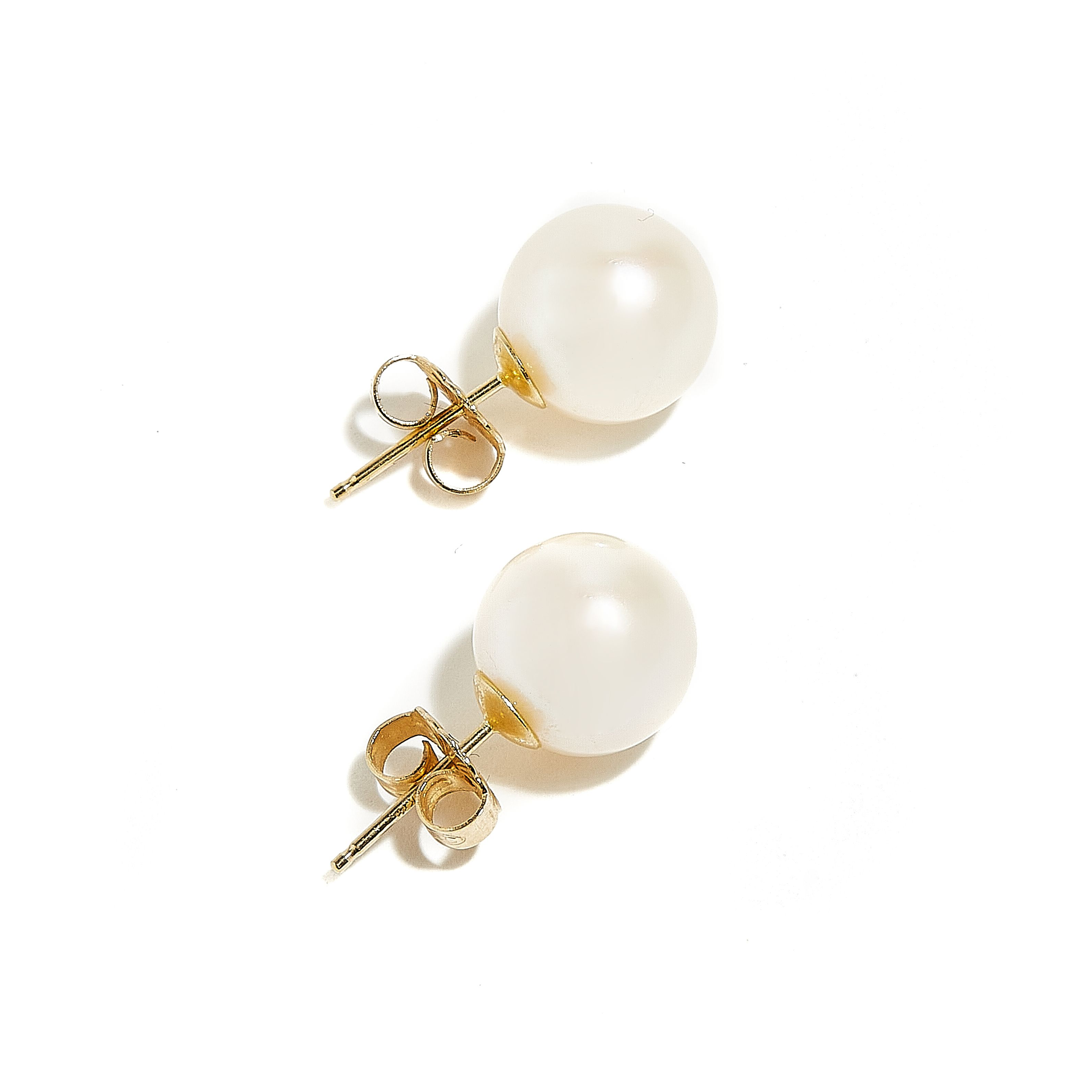 FLOUNDER: Vintage Yellow Gold Pearl Stud Earrings